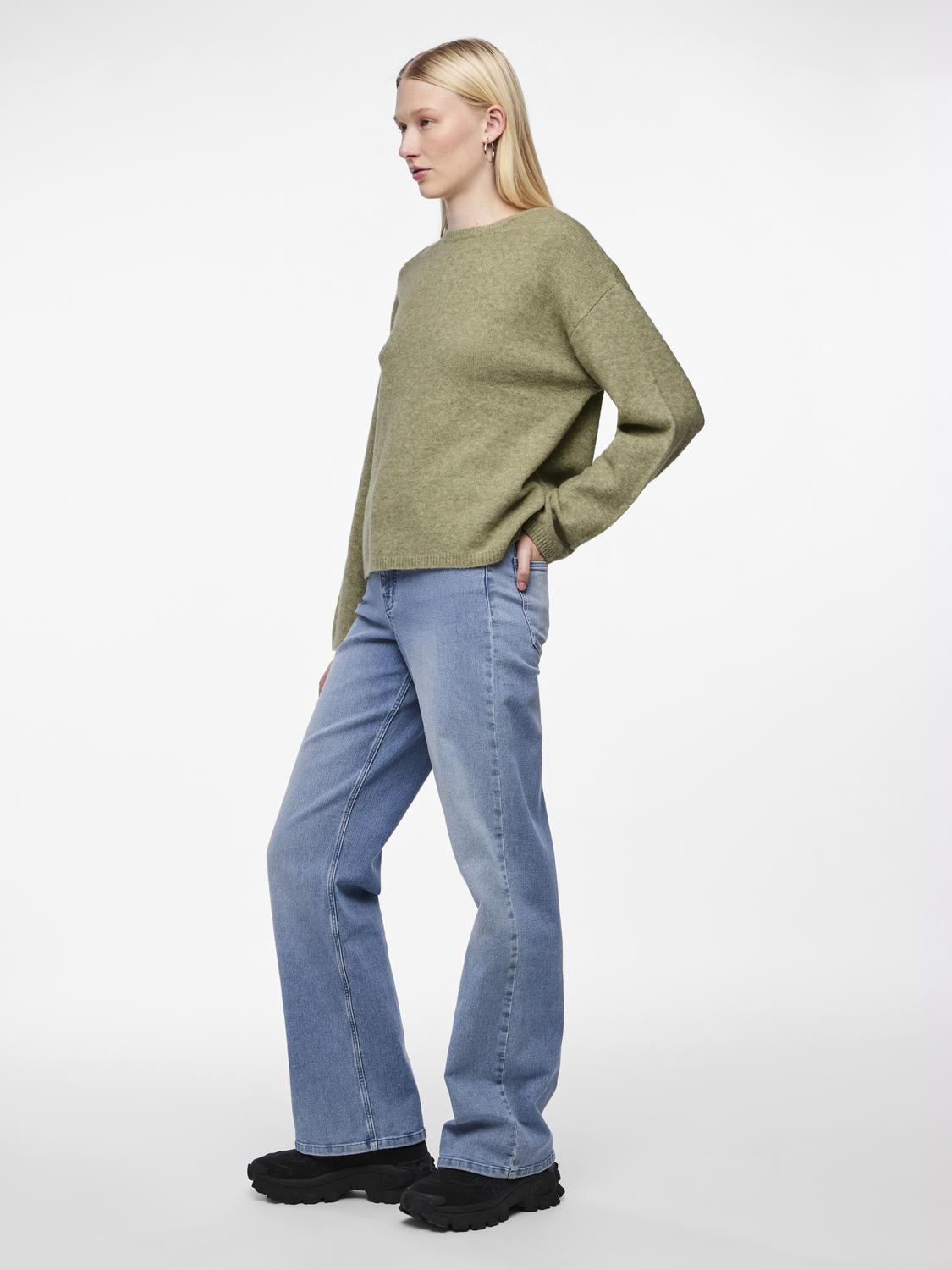 model_shot-front_full